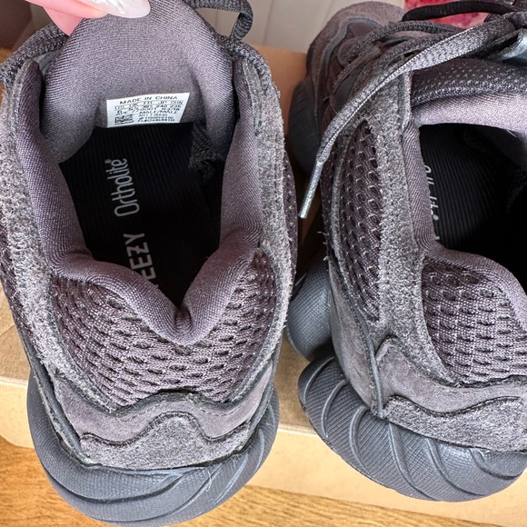Yeezy 500’s in onyx black suede size 8 - Picture 10 of 12
